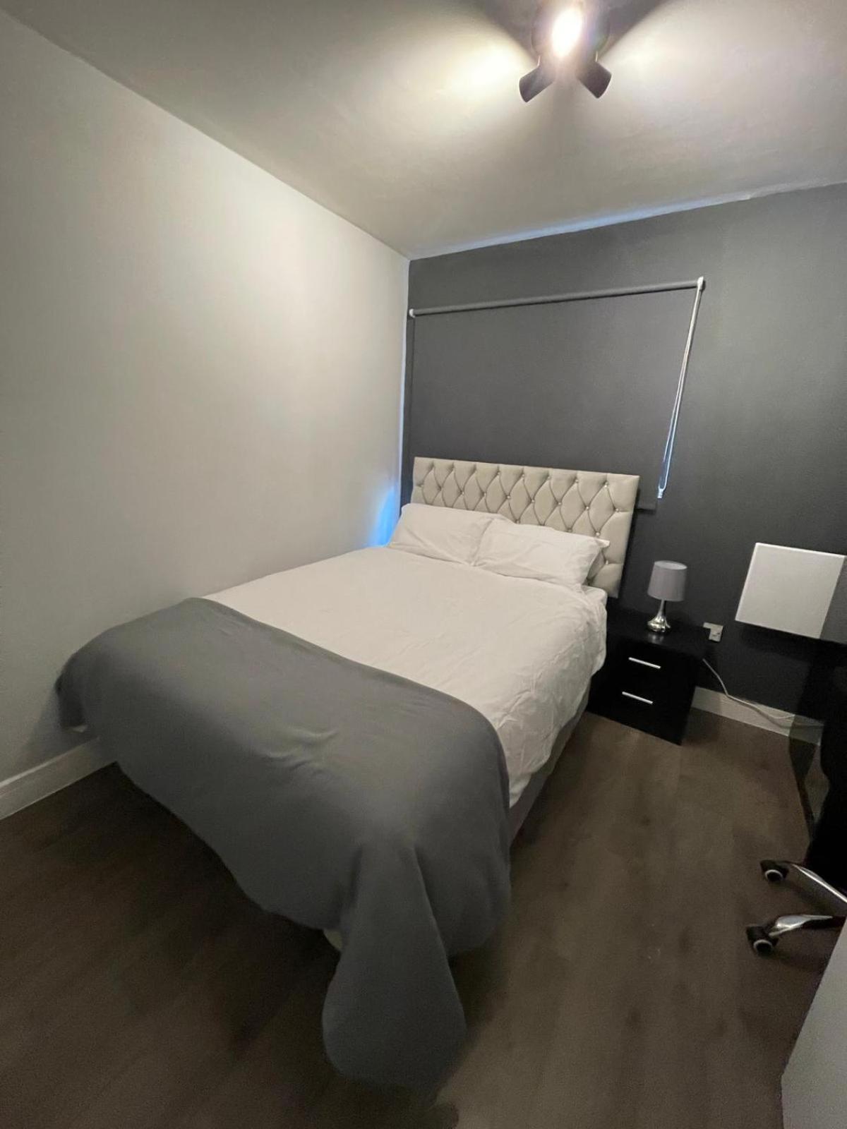 Letzi Premium Cozy Retreat Private En-Suite Rooms, Wembley London Ngoại thất bức ảnh